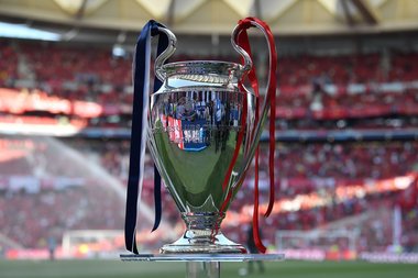 Liverpool a învins Tottenham şi a câştigat pentru a şasea oară Liga Campionilor/Căpitanul Jordan Henderson a primit trofeul de la preşedintele UEFA/Liverpool şi Chelsea vor juca Supercupa Europei la 14 august/Declaraţii după meci


