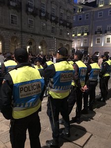 Incidente între fani la Porto: Doi suporteri englezi au fost reţinuţi