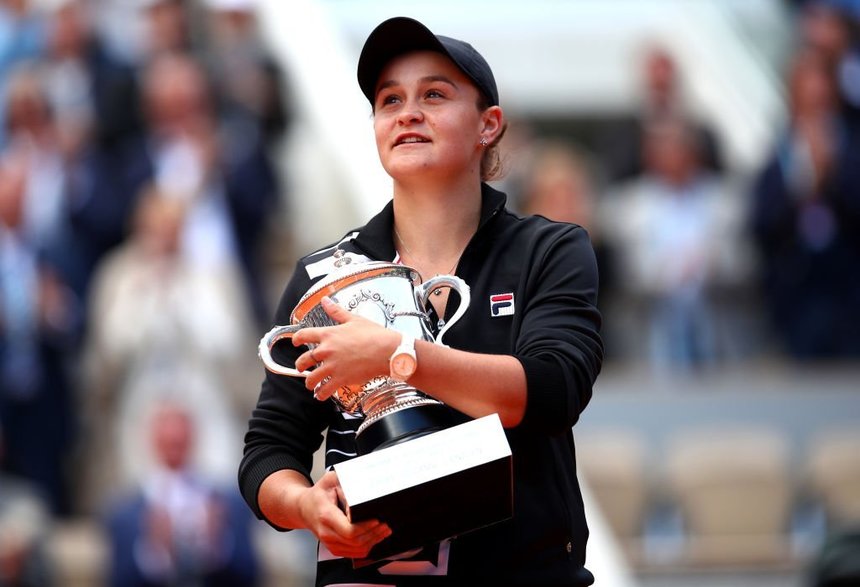 Halep o felicită pe Barty pentru câştigarea French Open