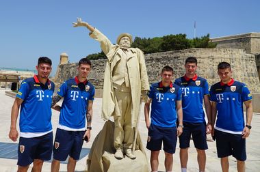 Tricolorii s-au relaxat în centrul oraşului La Valletta - FOTO