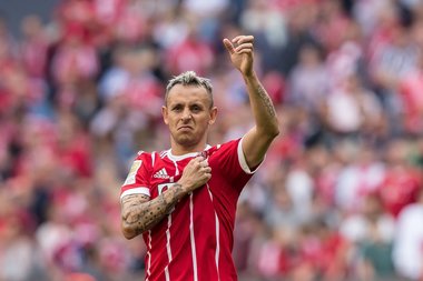 După opt ani la Bayern Munchen, Rafinha revine în Brazilia şi va juca la Flamengo