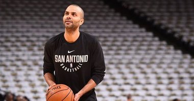 Baschetbalistul francez Tony Parker şi-a anunţat retragerea din activitate