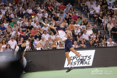 Fabio Fognini – Marius Copil, glume şi distracţie maximă în demonstrativul de tenis de la Sports Festival; Halep a lăcrimat la ceremonie