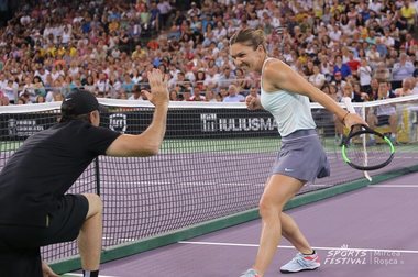 Spectacolul a continuat la Sports Festival şi la meciul feminin Halep – Hantuchova; Cahill – Halep, schimb de mingi