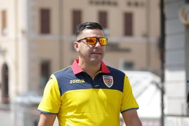 Selecţionerul Cosmin Contra, mesaj pentru tricolorii U21: Sunt foarte încrezător în toţi componenţii lotului; Sper să le insuflu şi eu puţină răutate pozitivă