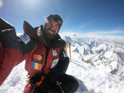 Alpinistul Alex Găvan a atins cel ce-al şaptelea vârf de peste 8000 m, fără oxigen suplimentar - Gasherbrum 2, din Munţii Karakorum - FOTO

