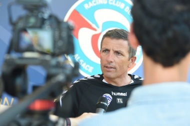Antrenorul echipei Strasbourg a fost rănit într-un incendiu