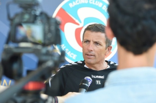Antrenorul echipei Strasbourg a fost rănit într-un incendiu