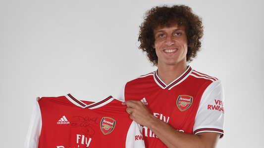 David Luiz a semnat un contract cu Arsenal
