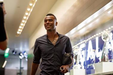 Ashley Cole şi-a anunţat retragerea din activitatea sportivă