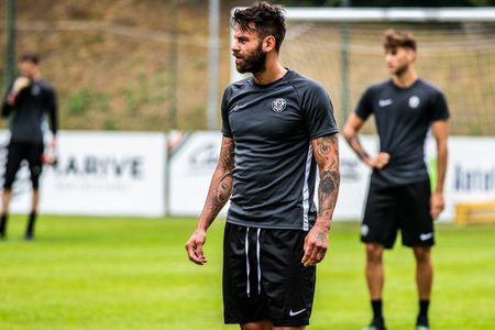 Venezia FC: Sergiu Suciu a fost operat la genunchi şi va fi indisponibil 20 de zile
