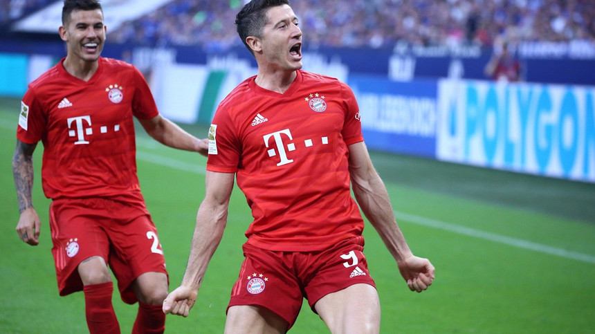 Bayern Munchen a învins în deplasare Schalke 04, scor 3-0, în Bundesliga. Toate golurile au fost marcate de Lewandowski