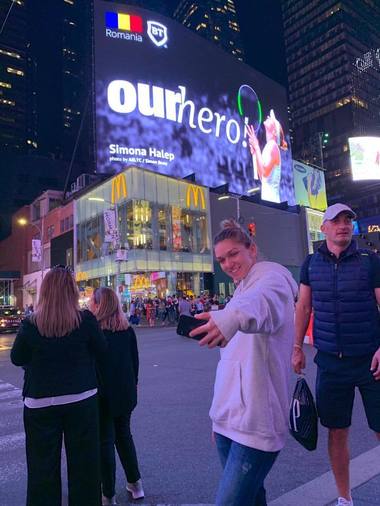 Simona Halep, celebrată în Times Square, după meciul cu Nicole Gibbs de la US Open