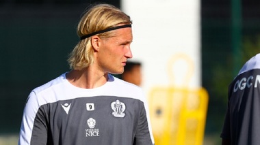 Furt din vestiar la OGC Nice: danezul Dolberg a rămas fără un ceas în valoare de 70.000 de euro