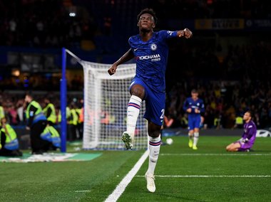 Cupa Ligii Angliei:Chelsea – Man.United şi Liverpool - Arsenal, în optimi. United s-a calificat cu emoţii, Chelsea după o victorie cu 7-1. Echipele lui Puşcaş şi Băluţă, eliminate