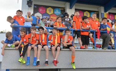 FRF: 30.038 de copii sub 14 ani şi însoţitori s-au înscris pentru meciul cu Norvegia; Contra: Suntem impresionaţi de numărul imens şi ne face şi mai responsabili 