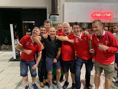 World Rugby nu l-a mai delegat pe arbitrul Jaco Peyper după scandalul declanşat de fotografia în care apare alături de fani galezi