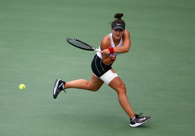 Bianca Andreescu s-a retras de la Turneul Campioanelor şi va fi înlocuită de Sofia Kenin