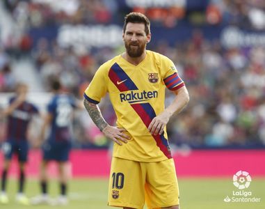FC Barcelona a fost învinsă cu 3-1 în deplasare de Levante, după ce a condus cu 1-0. Gazdele au marcat trei goluri în opt minute
