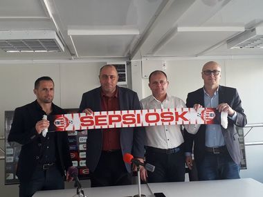 Sepsi s-a despărţit de Laszlo Csaba. Noul antrenor este Leo Grozavu