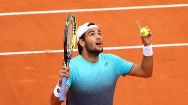 Matteo Berrettini l-a învins pe Dominic Thiem în două seturi la Turneul Campionilor