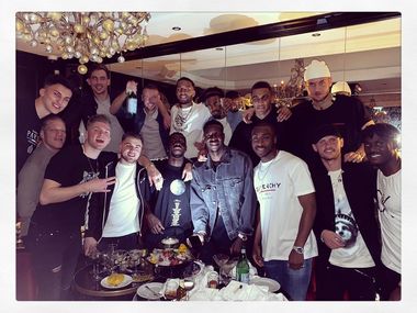 Puşcaş şi coechipierii lui au sărbătorit la Paris după succesul cu Wigan