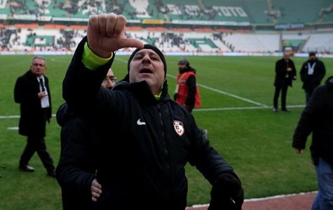 Konyaspor cere ca Şumudică să fie sancţionat pentru gesturi provocatoare. Tehnicianul spune că a fost înjurat de mamă