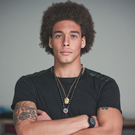 Axel Witsel a căzut în casă şi nu va mai juca pentru Borussia Dortmund în acest an