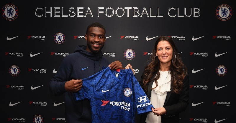 Fundaşul Fikayo Tomori, în vârstă de 21 de ani, şi-a prelungit contractul cu Chelsea