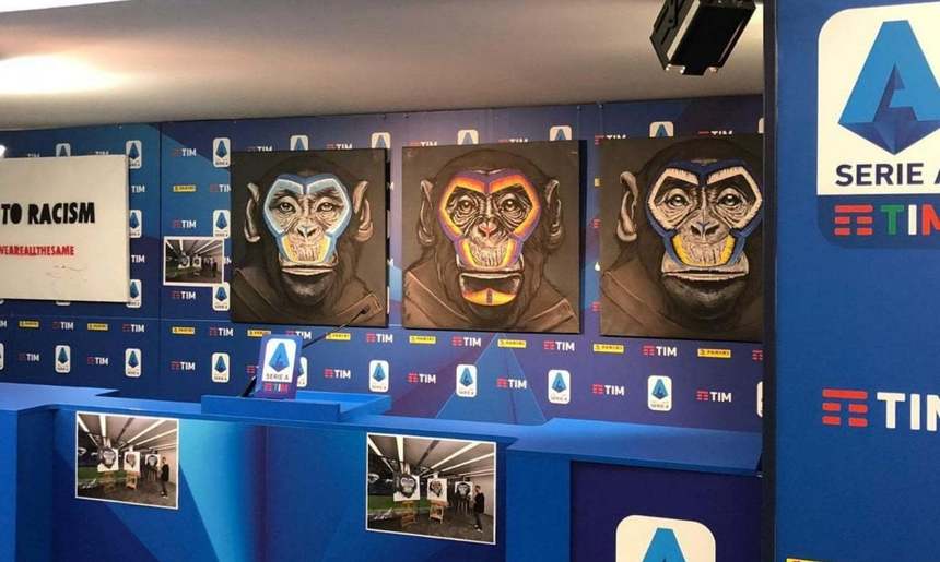 O operă de artă din cadrul unei campanii antirasism a Serie A, care înfăţişează trei maimuţe, primită cu ostilitate