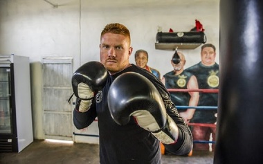 Pugilistul Ruan Visser, “KO” înaintea unui meci după ce corzile au cedat sub greutatea sa - VIDEO