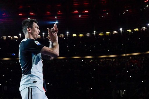 Mandzukic părăseşte Juventus pentru Al Duhail