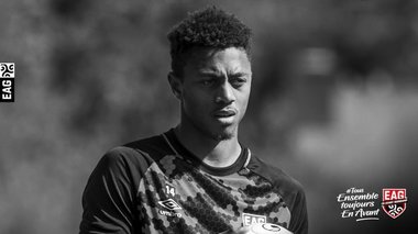 Un fotbalist de la Guingamp (a doua ligă franceză) a murit într-un accident rutier