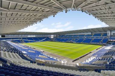 Fanii echipei Swansea care locuiesc în Cardiff, obligaţi să facă 300 de kilometri în loc de 2-3 ca să asiste la derbiul galez