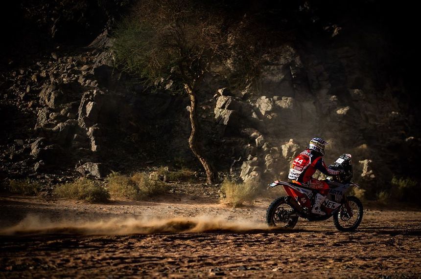 Gyenes, locul 38 în etapa a patra la Raliul Dakar, la clasa moto. La “Original by Motul”, românul este lider