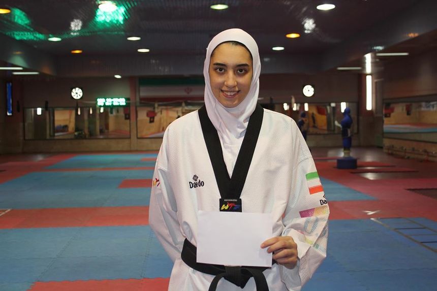 Singura sportivă iraniană medaliată la JO a părăsit Iranul. “Nu am mai vrut să fiu parte a ipocriziei, minciunilor, nedreptăţii şi linguşirilor”, spune Kimia Alizadeh