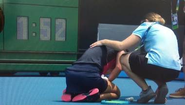 Calitatea scăzută a aerului a amânat o oră începutul calificărilor AusOpen. O jucătoare a abandonat din cauza problemelor de respiraţie