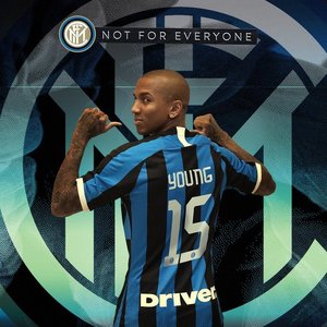 Ashley Young a semnat un contract cu Internazionale Milano
