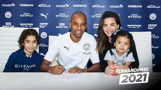 Fernandinho şi-a prelungit contractul cu Manchester City