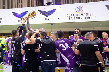 CS Dinamo Bucureşti - CSM Bacău şi SCM Poli Timişoara - AHC Dobrogea Sud, în semifinalele Cupei României la handbal masculin