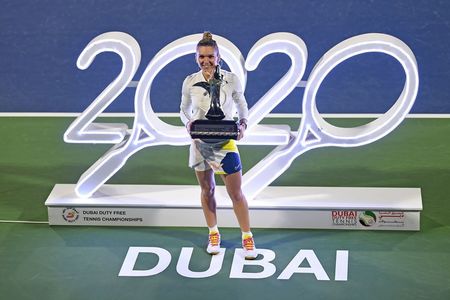Simona Halep a câştigat turneul de la Dubai şi a obţinut al 20-lea titlu în circuitul WTA / Halep: E special că am câştigat al 20-lea titlu din carieră în 2020. Am luptat atât de mult pentru el şi e minunat. FOTO, VIDEO
