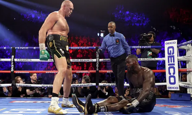 Tyson Fury, campion mondial la categoria grea, versiunea WBC, după victoria în faţa lui Wider; echipa lui Wilder a "aruncat prosopul" în runda 7