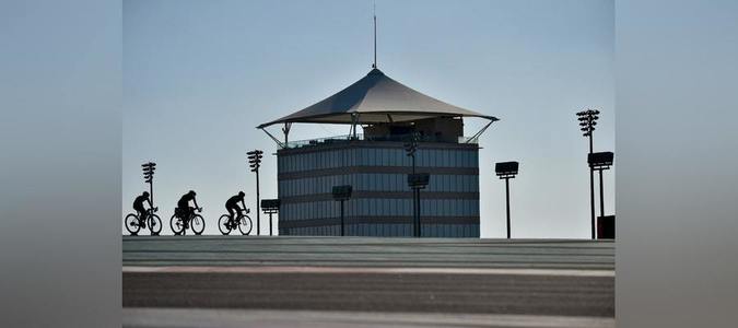 Cursa de triatlon de la Abu Dhabi, amânată din cauza coronavirusului. 300 de sportivi erau aşteptaţi la competiţie