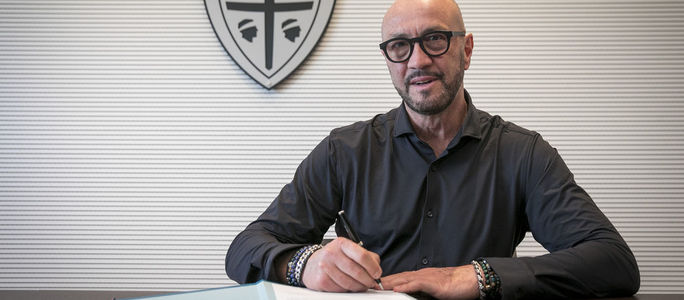 Walter Zenga, oficial antrenorul echipei Cagliari