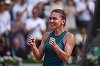 Simona Halep a jonglat cu o rolă de hârtie igienică: “Provocare acceptată” – VIDEO