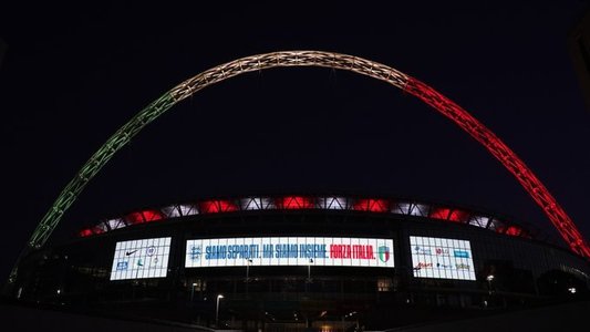 Arena Wembley, luminată în culorile drapelului italian în ziua în care ar fi trebuit să aibă loc un amical Anglia - Italia