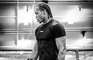 Anthony Yarde spune că tatăl său a murit din cauza coronavirusului şi le cere oamenilor să stea în casă