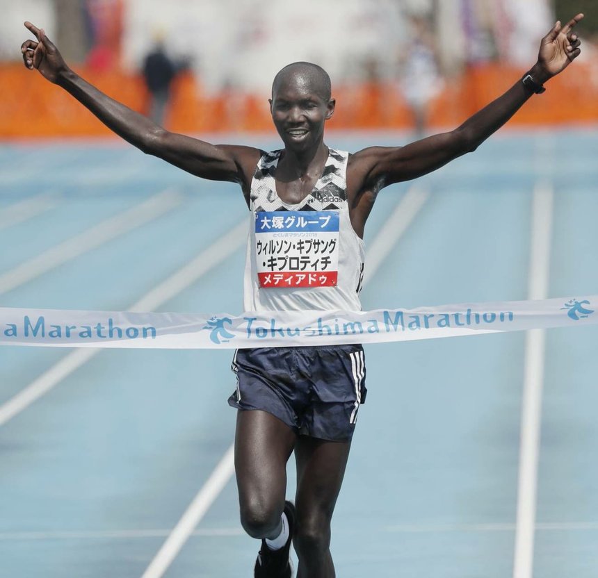 Fostul recordman mondial la maraton Wilson Kipsang, arestat în Kenya, pentru că nu a respectat măsurile de izolare