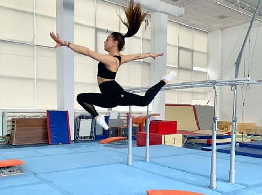 Larisa Iordache: Am schimbat costumul de gimnastică în uniforma de poliţie pentru o perioadă