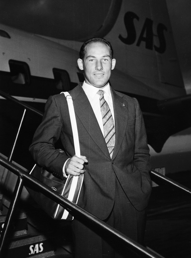 Fostul pilot de Formula 1 Stirling Moss, "campionul fără coroană", a decedat la vârsta de 90 de ani